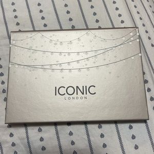 iconic london blaze chaser pallete